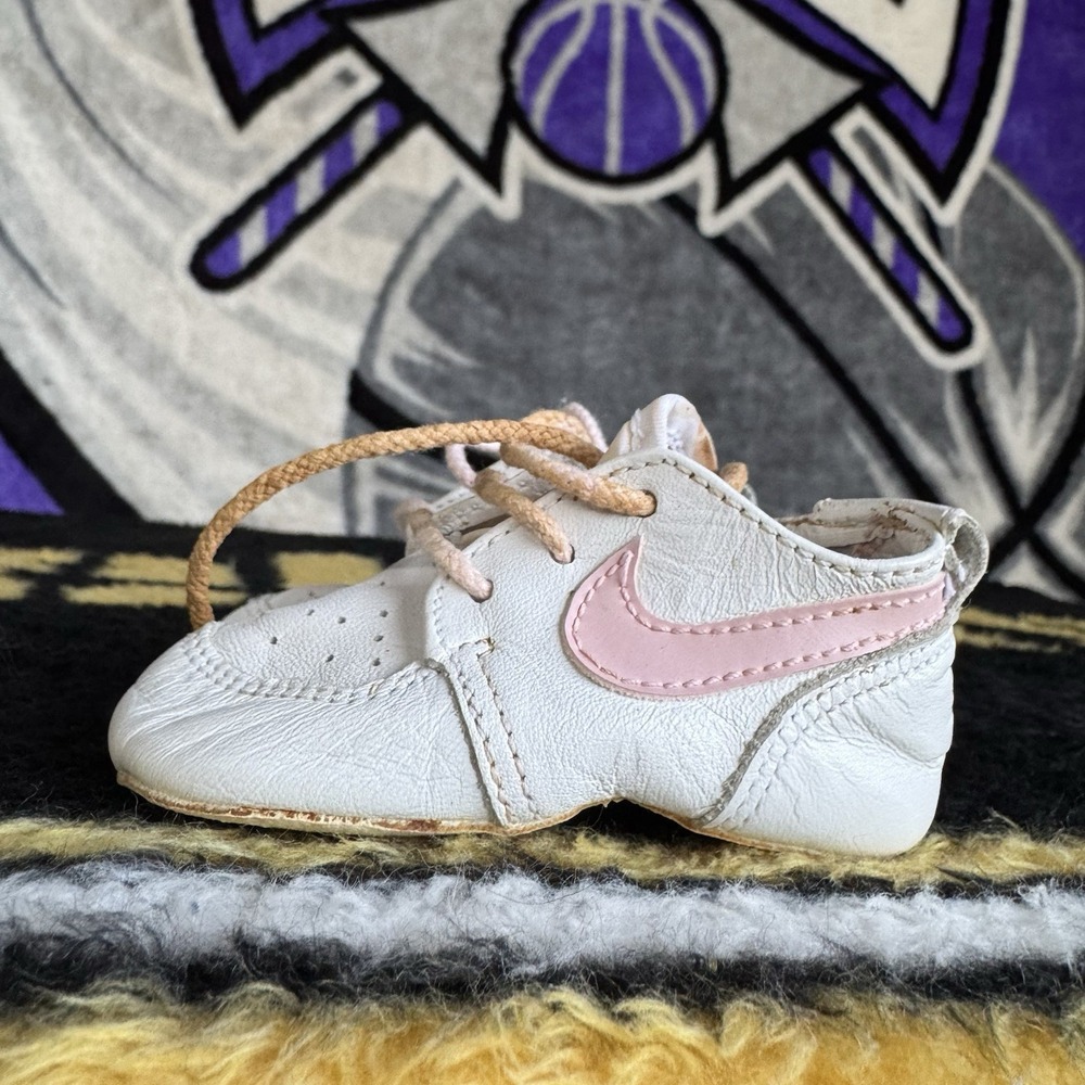 Size 1c - Vintage 1986 Nike Sweet Dreams Pink Swoosh Baby Newborn Shoes